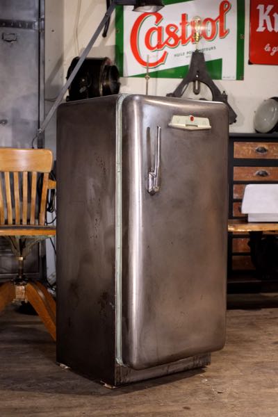 meuble industriel ancien frigo en metal brut